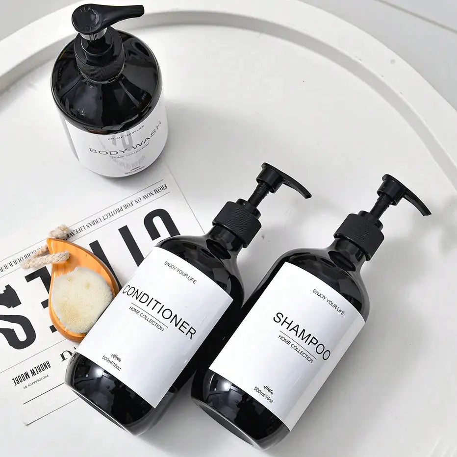 Simples Market 3-pack black dispenser bottles for shampoo, conditioner and body wash with white labels and pump tops
