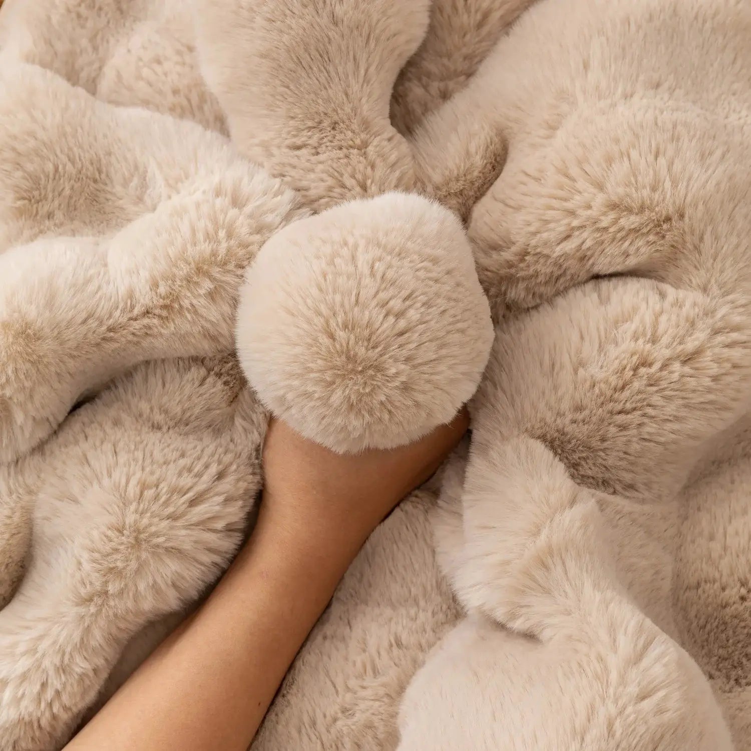 Simples Market cream beige faux rabbit fur sofa slipcover; plush, non-slip cushion fabric