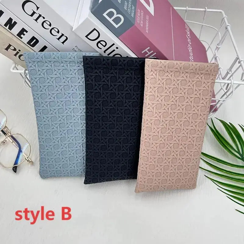Self-closing artificial leather long wallets by Simples Market; three wallets in blue, black, and beige with geometric pattern.