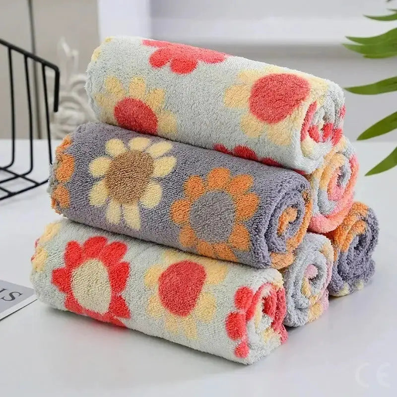 4Pcs sunflower-pattern kitchen cleaning cloths by Simples Market, coral fleece, soft absorbent 30x30cm.