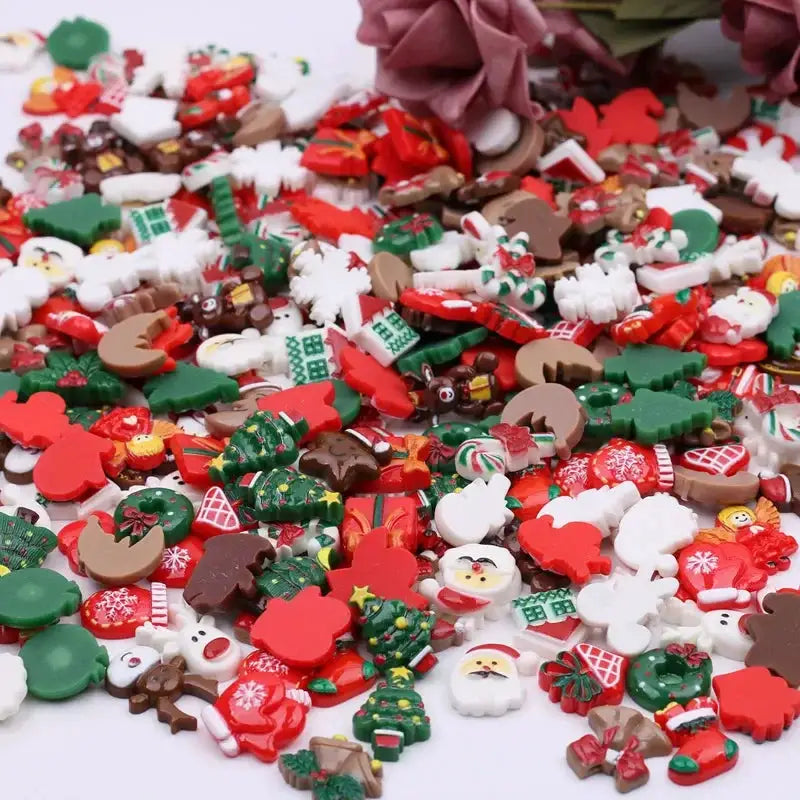50 Pcs Resin Xmas Flatbacks Santa Snowman Snowflake Holly Tree Mixed Cabochons for Scrapbooking DIY Crafts Hair Jewelry