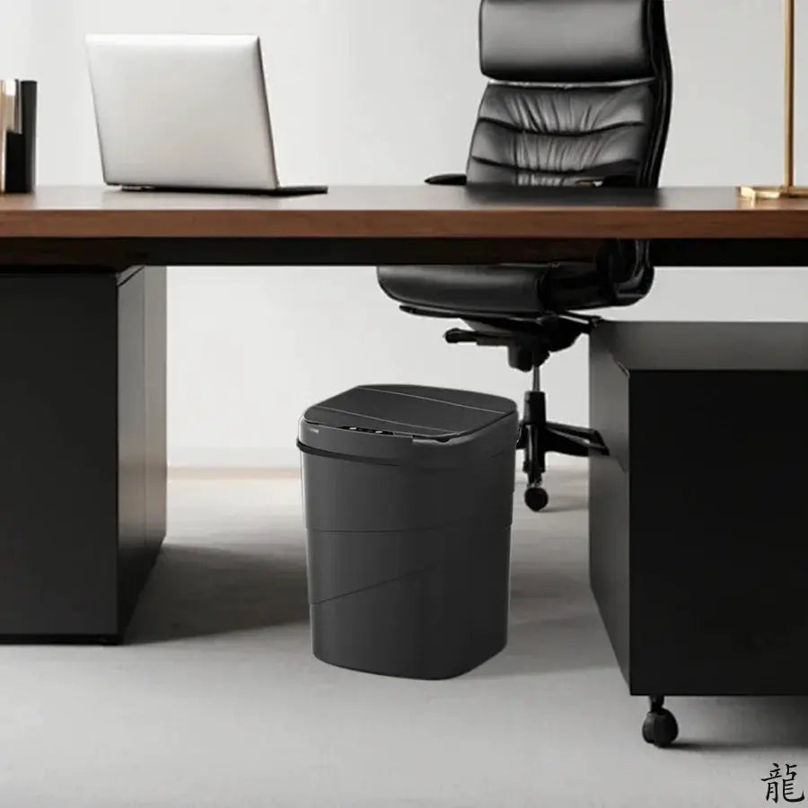 Smart Sensor automatic-closing touchless trash can, Simples Market, black, battery-powered, ideal for office or bathroom