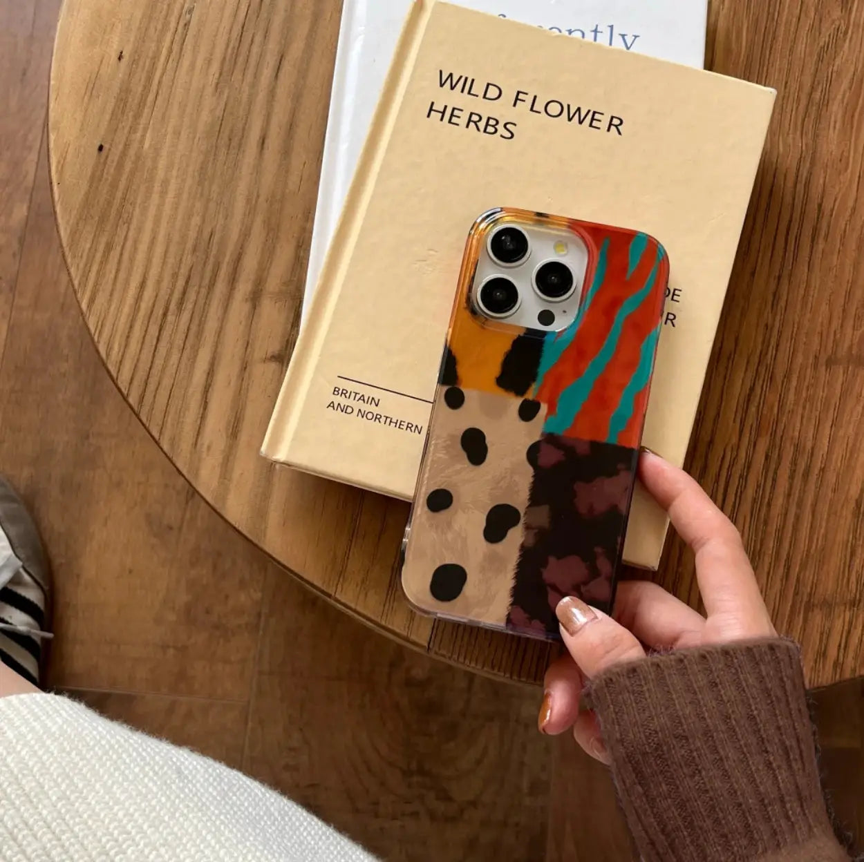 VividGuard Retro Leopard Stitch Phone Case For iPhone 13 Through 17 Pro Max Vintage Style Protection