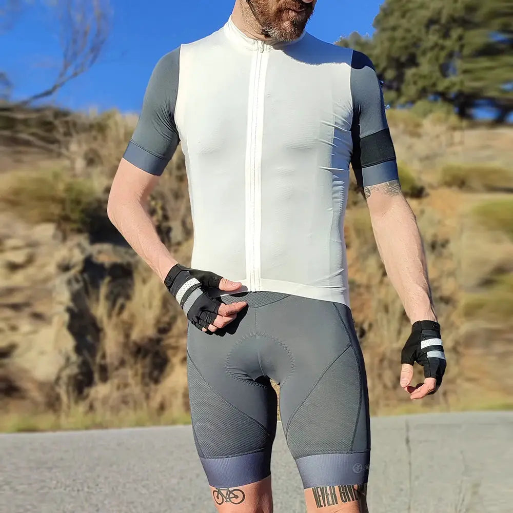 YKYWBIKE cycling bib shorts by Simples Market; grey sponge-padded men’s shorts with panel design