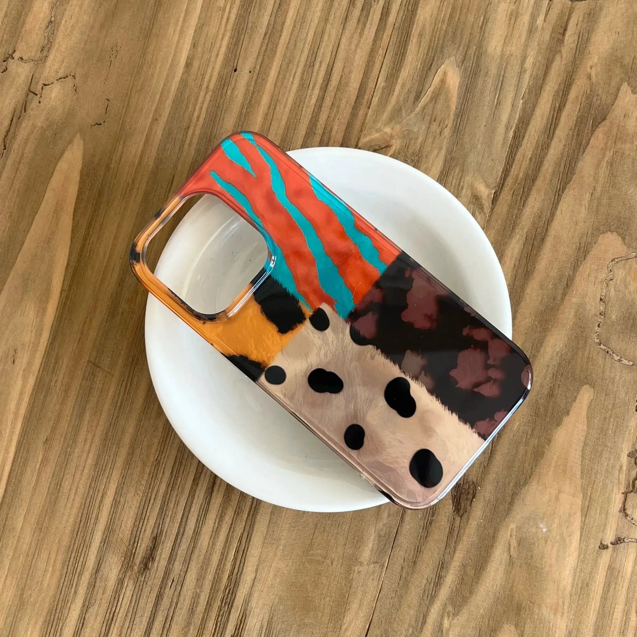 VividGuard Retro Leopard Stitch Phone Case For iPhone 13 Through 17 Pro Max Vintage Style Protection