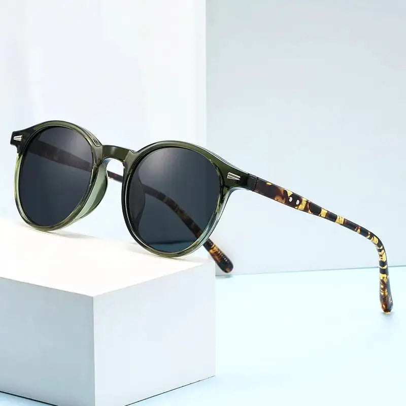 VintageVista Round Sunglasses Unisex Classic Circular Frame Eyewear For Timeless Style And Comfort