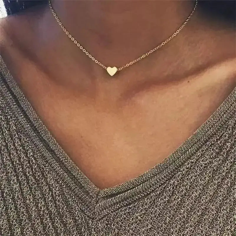 Fashion Exquisite Love Pendant Necklace For Women Zinc Alloy Clavicle Jewelry Gift For Temperament