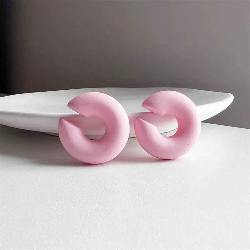 ClipCharm Simple Round Circle Clip Earrings For Women No Piercing C Shape Acrylic Lightweight Colorful Ear Cuffs