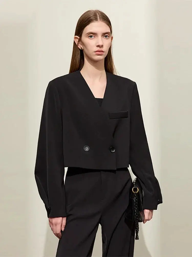 AMII Minimalism black cropped blazer with V-neck, double-breasted front, paired with matching black trousers