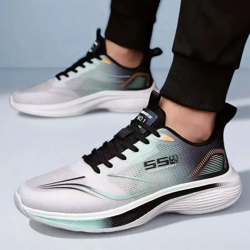 Men's running shoes, gray gradient with black laces and white chunky sole, Simples Market.