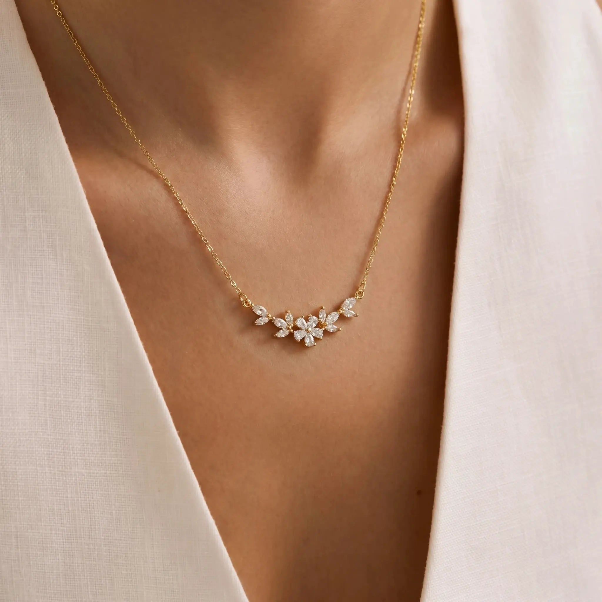 Gold Pendant Necklaces For Women Exquisite Fashion Jewelry Gift Collection Timeless Elegant Styles