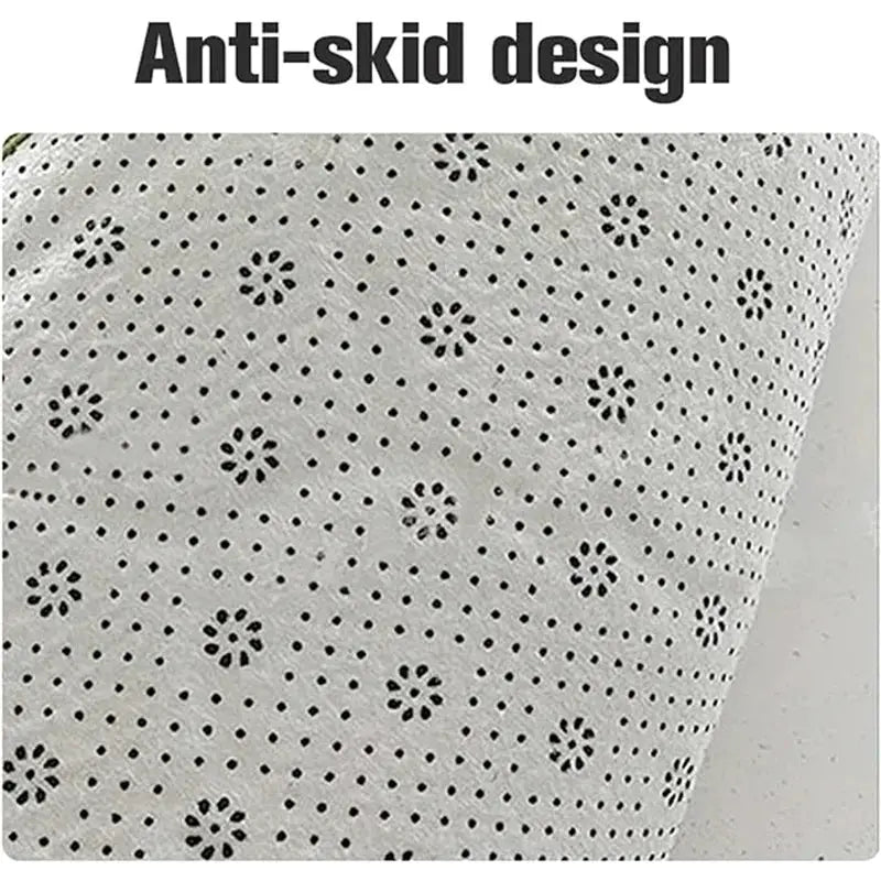 Simples Market thick anti-slip prayer rug in white with black dotted floral pattern and soft flannel