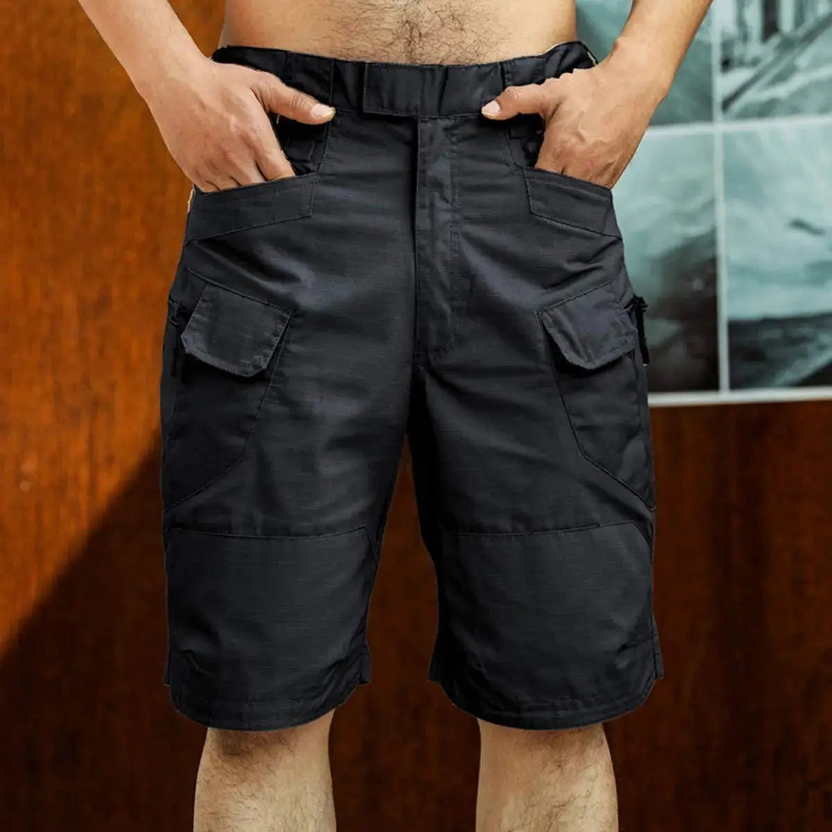 Men's tactical cargo shorts, black, knee-length with multiple pockets and quick-dry fabric