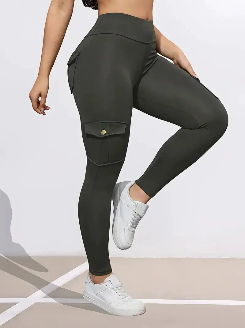 Women's olive green cargo leggings with thigh pocket by Simples Market