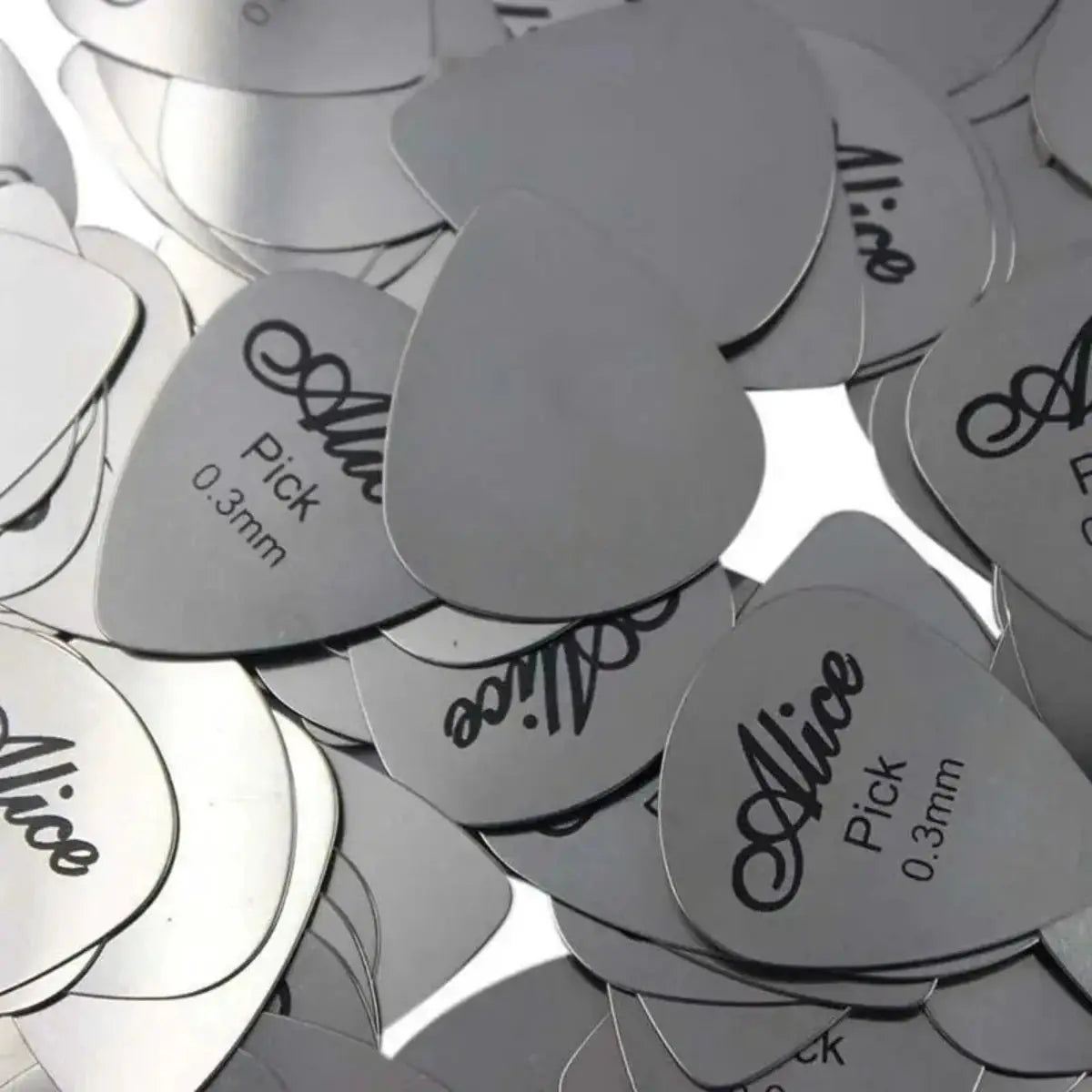 Alice 10Pcs 0.3mm Metal Guitar Picks Set Durable Silver For Guitar Bass Ukulele Professional
