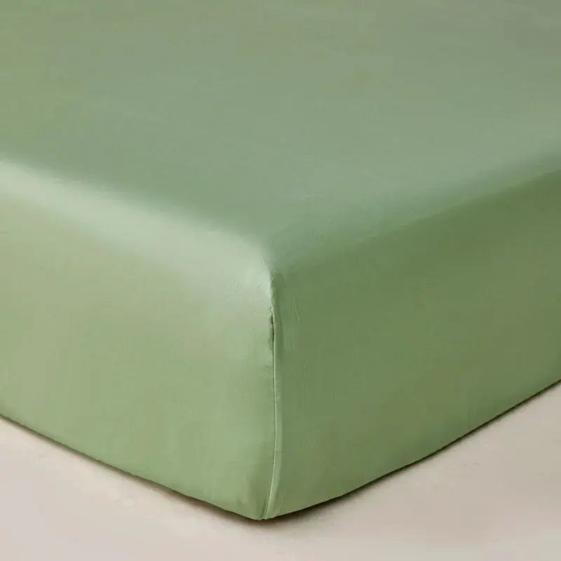 Egyptian cotton fitted sheet in green; ultra soft 800TC, fits single to king beds.