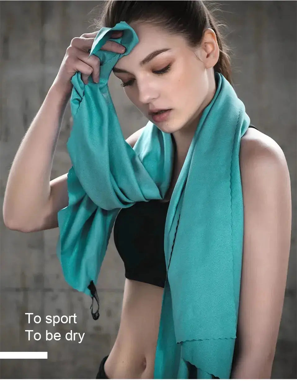 Naturehike quick-drying microfiber towel in teal; ultralight outdoor towel for camping, hiking, cycling and gym