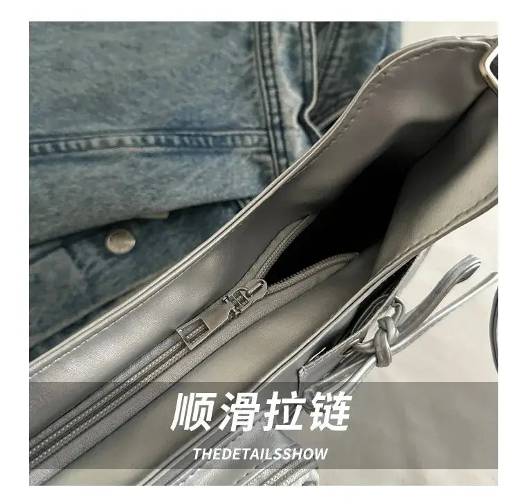 Y2k Harajuku shoulder bag by Simples Market, gray faux leather with inner zipper and crossbody strap