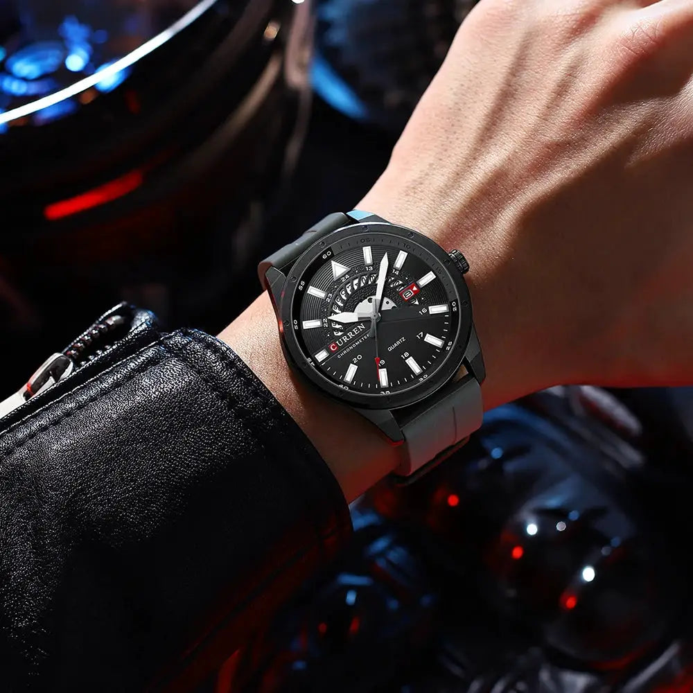 CURREN Fashion Men Watch with gray silicone strap and black dial