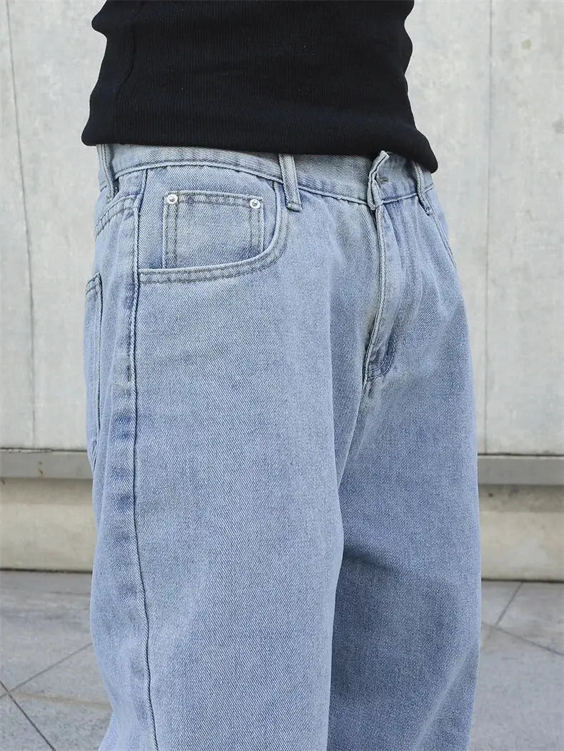 Simples Market men's baggy light-wash denim jeans with oversized straight-leg fit.