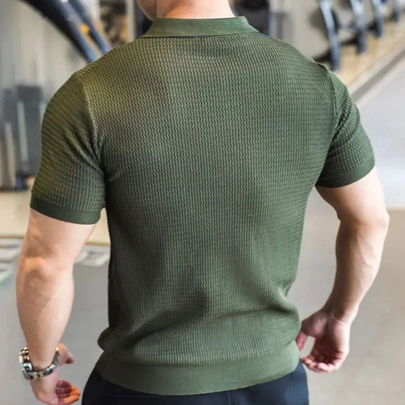 Simples Market men's knitted polo shirt in olive green, breathable knit, short-sleeve slim-fit.