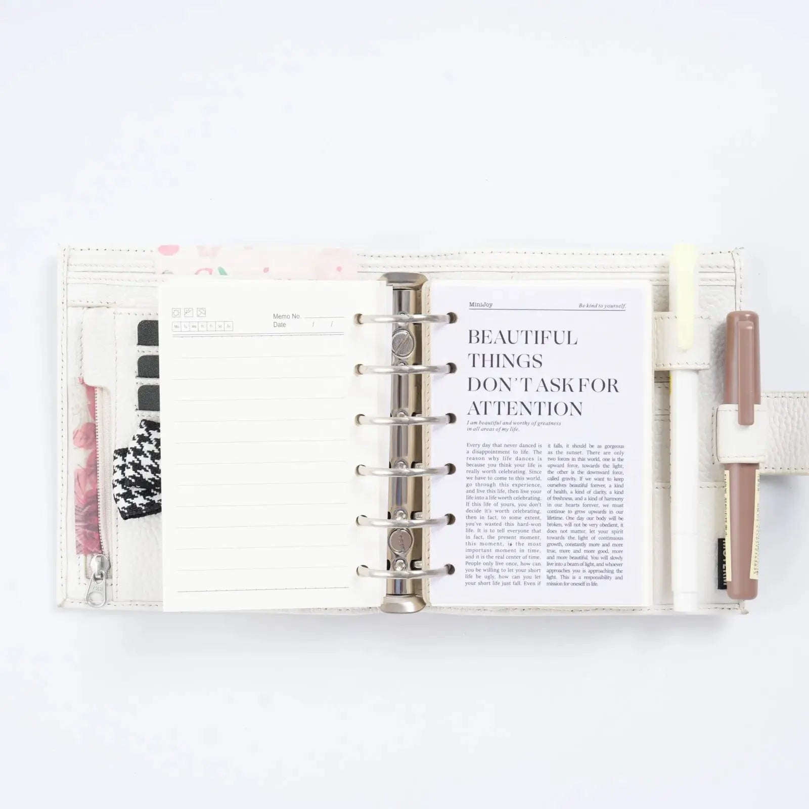 Moterm Luxe 2.0 pocket-size planner in pebbled white leather with 30mm ring binder by Simples Market