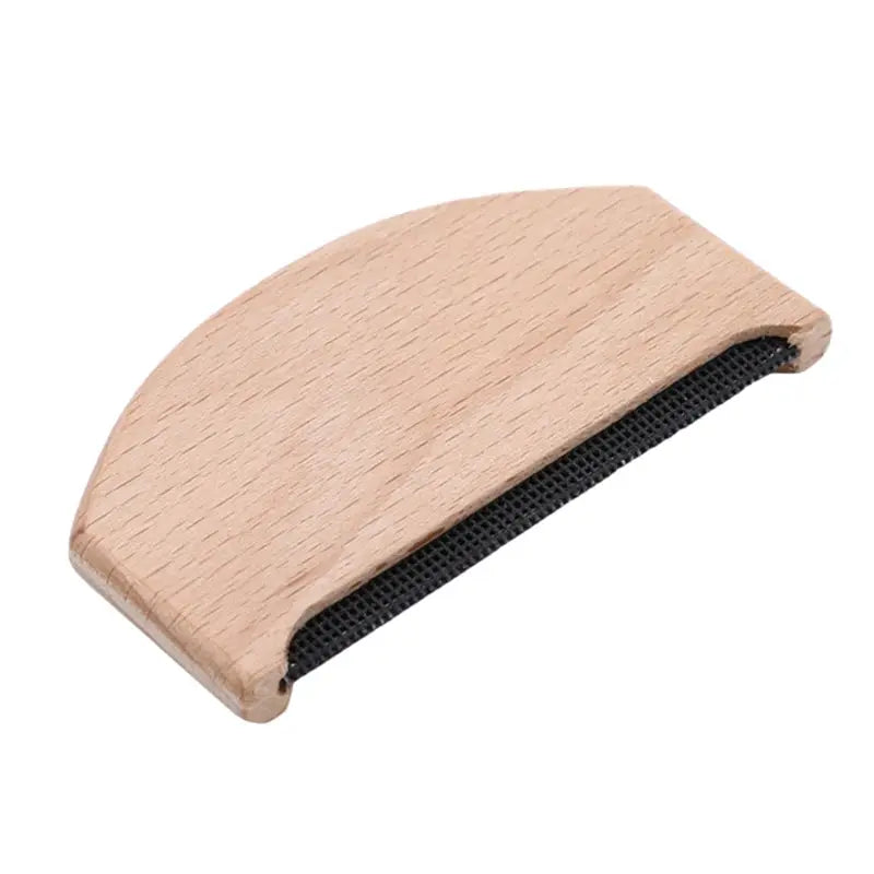 Wooden lint remover comb with black mesh for sweaters and clothes, manual portable shaver