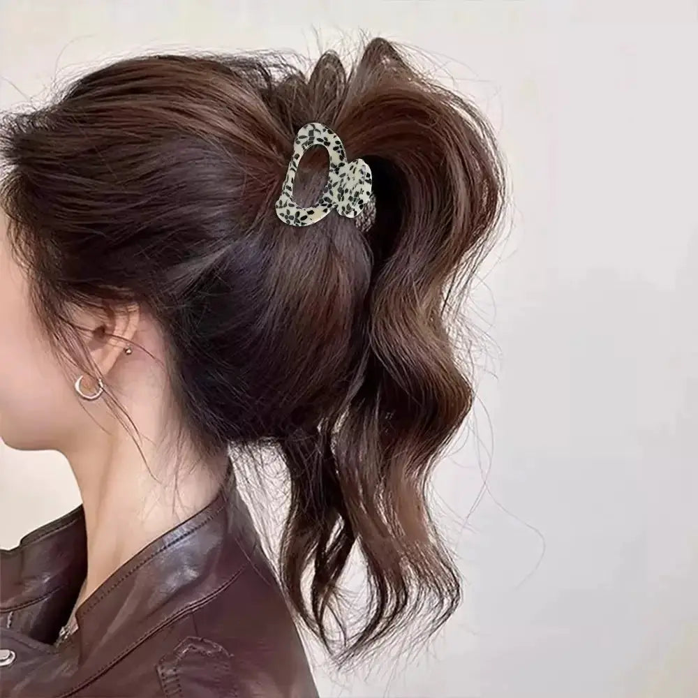 Elegance Hair Small Oval Claw Clip Acetate Secure Grip For Women Elegant Sophisticated Style