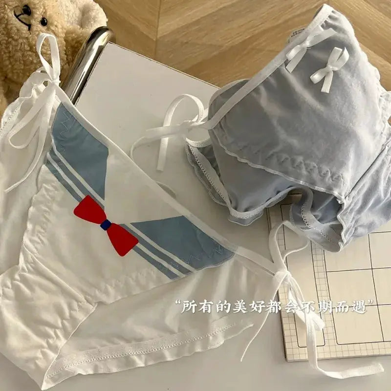 Women's maid cotton underwear set by Simples Market; lace-up panties with heart motif and bow accents