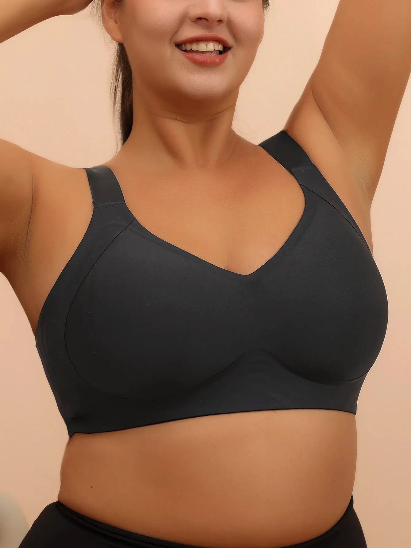 Plus-size black wireless bra 6XL by Simples Market, without steel rims