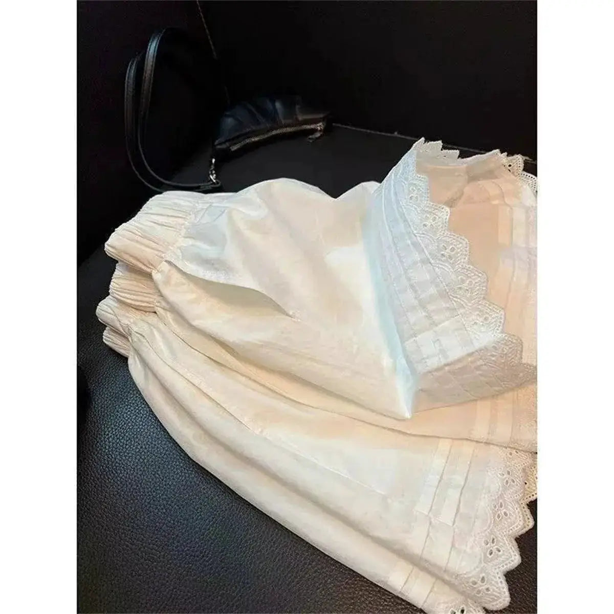 White lace-trim patchwork shorts for women with elastic waist, casual high-waisted style