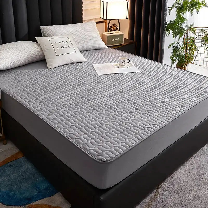 Simples Market waterproof quilted mattress protector in gray on a bed (150/160/180x200)