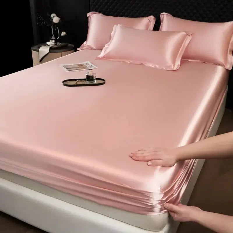 3-Piece mulberry silk fitted sheet set with pillowcases in blush pink from Simples Market
