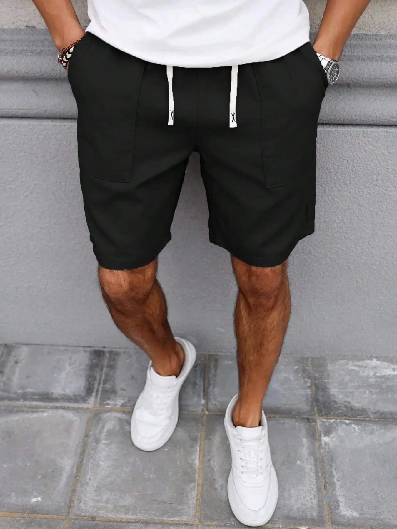 Simples Market men's shorts, black mid-length casual drawstring with front pockets.