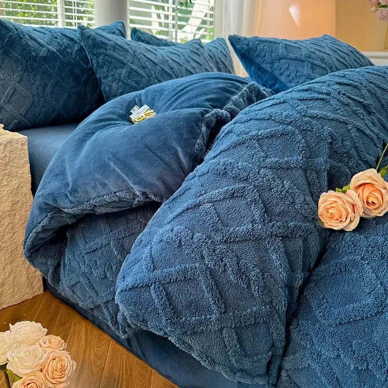 Tafuru milk fleece quilt set in blue, thick plush duvet cover for double bed use
