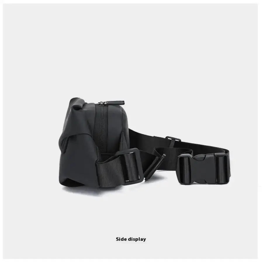 Simples Market black multifunctional waist bag with adjustable shoulder strap and buckle.