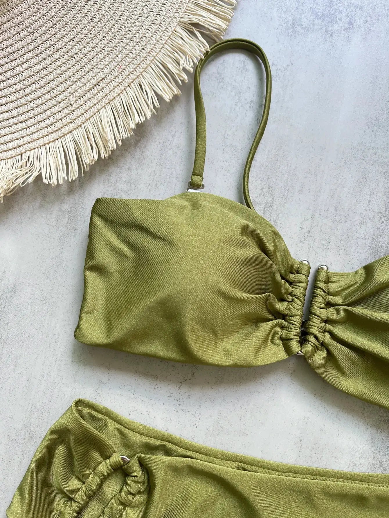 Bandeau bikini set in olive-green satin with ruched sides and adjustable strap Simples Market