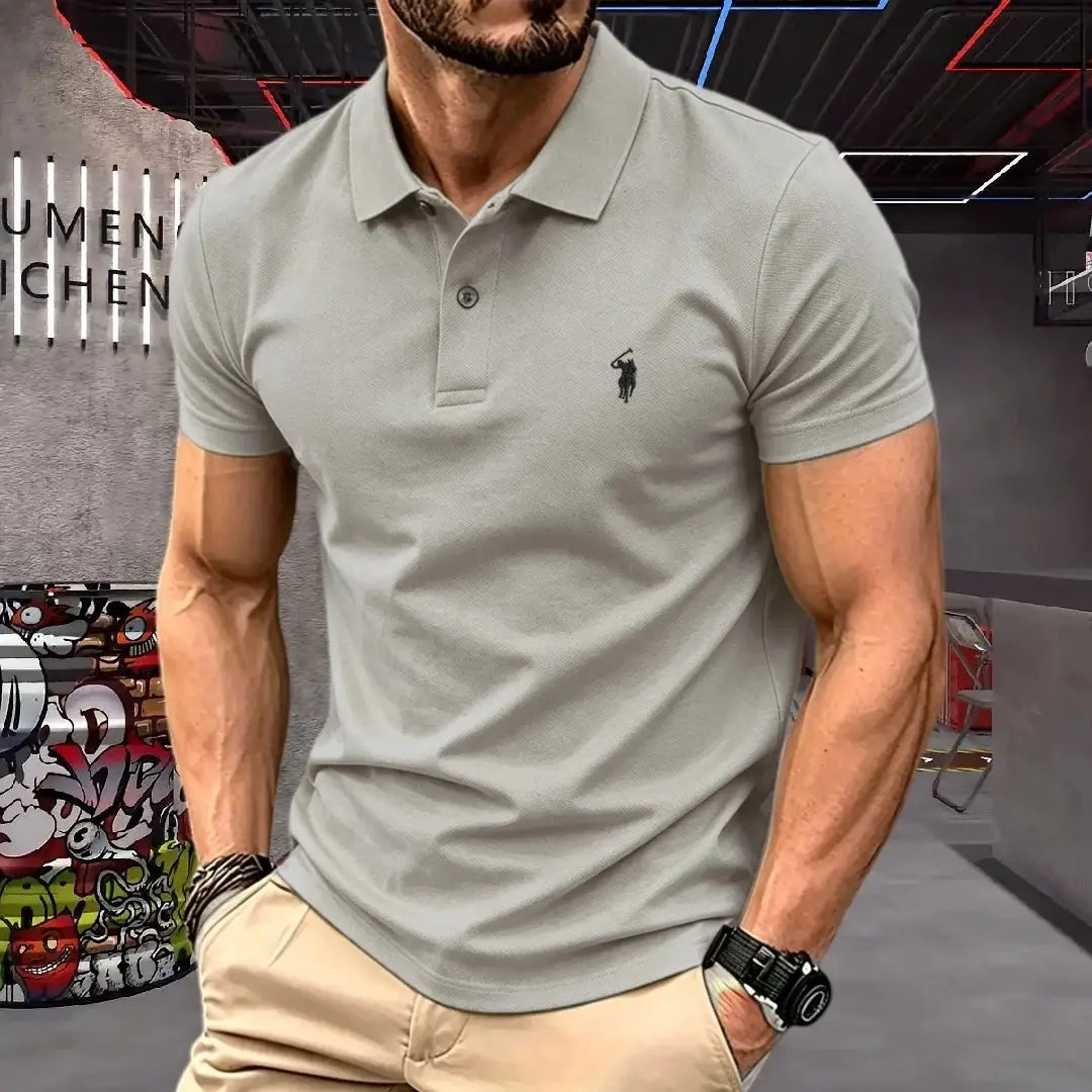 Simples Market men's light gray polo shirt, short sleeves, 100% cotton with black pony embroidery.
