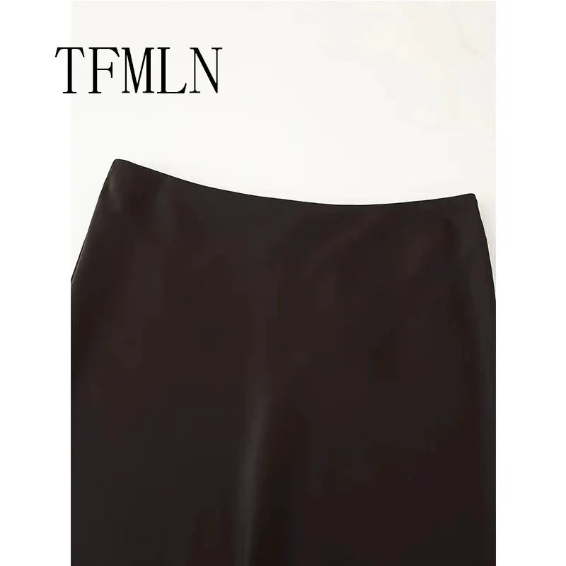 Satin long black skirt TFMLN by Simples Market brand