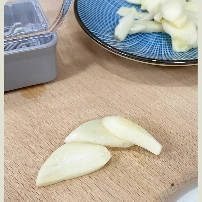 Manual Garlic Press Grinder And Grater Cutter With Peeler Kitchen Gadget And Accessories