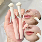 SilkAura Mushroom Head Concealer Brush Mini for Flawless Coverage with Soft Wool Bristles