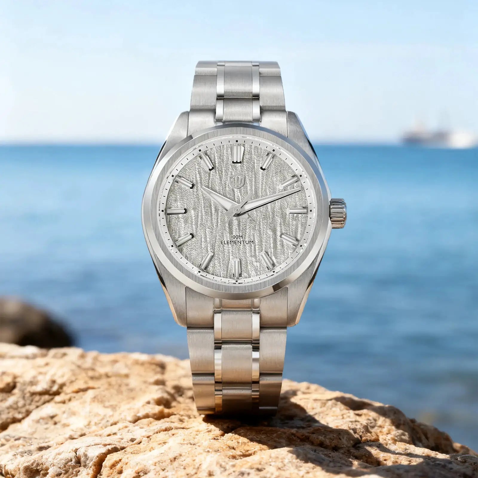 Watchdives WD0003C stainless steel men's wristwatch by Simples Market with ice-crack dial and 100m water resistance