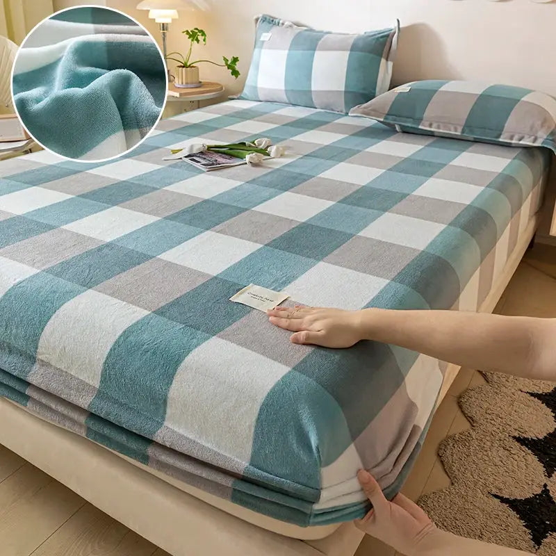 Velvet thermal mattress cover by Simples Market, plush teal plaid bed sheet for winter, 120x200 cm