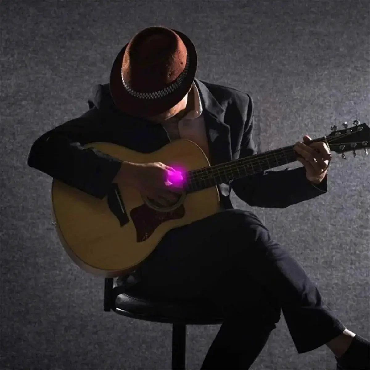 Miwayer LED Luminous Guitar Pick ABS Ergonomic Non Slip Three Color Lights White Green Purple For Electric Guitar