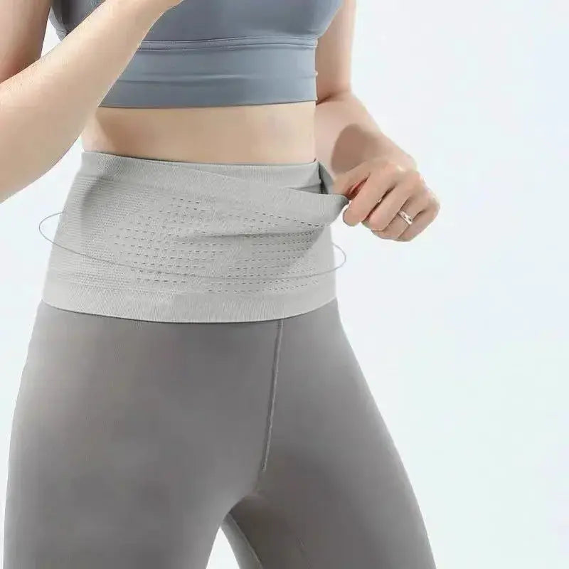 Seamless running waist belt bag by Simples Market, light gray, unisex fanny pack for phones during workouts