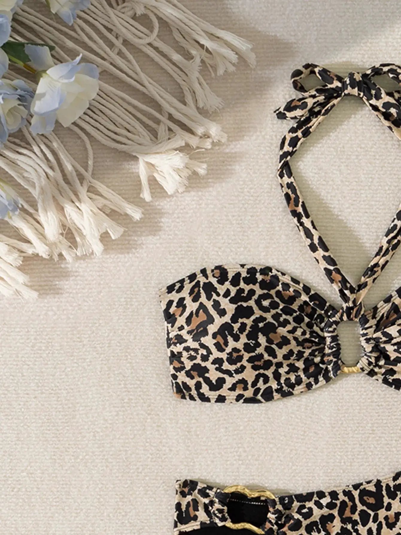 2-piece leopard print bikini set with bandeau top and thong bottoms, Simples Market