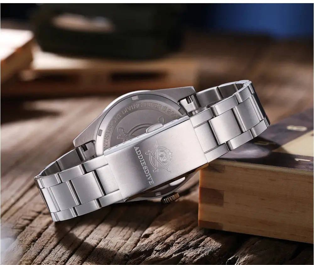 ADDIESDIVE stainless steel men's watch with metal bracelet and engraved clasp