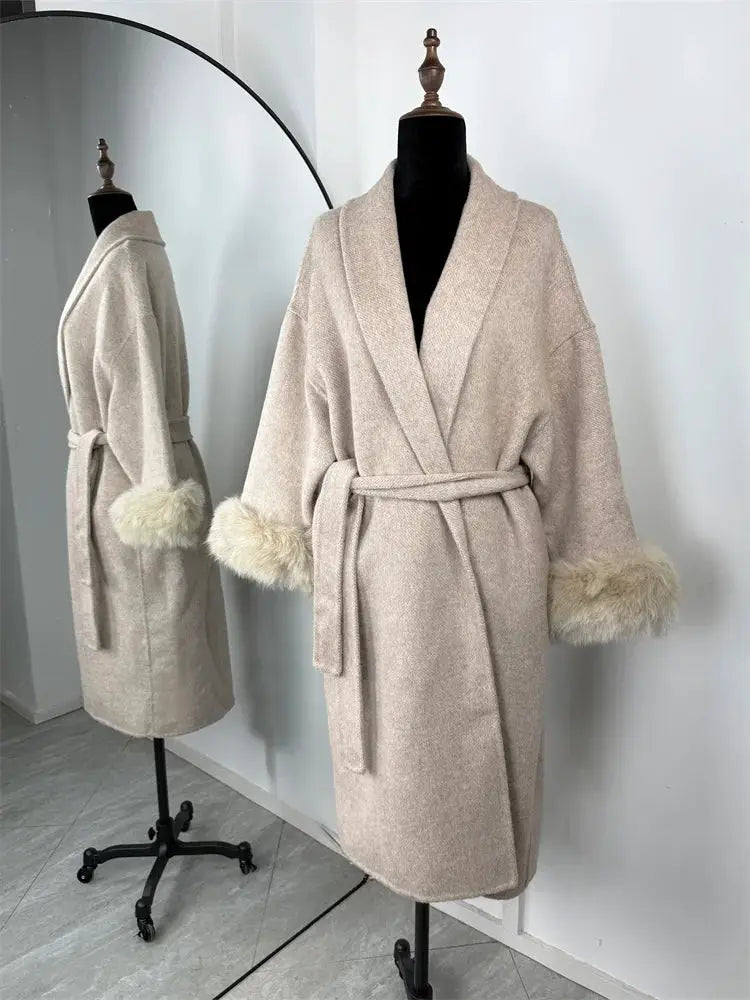 Tossy Fox Fur Wool Overcoat With Fox Fur Cuffs Elegant Loose A Line Short Coat For Autumn And Winter Office Wear