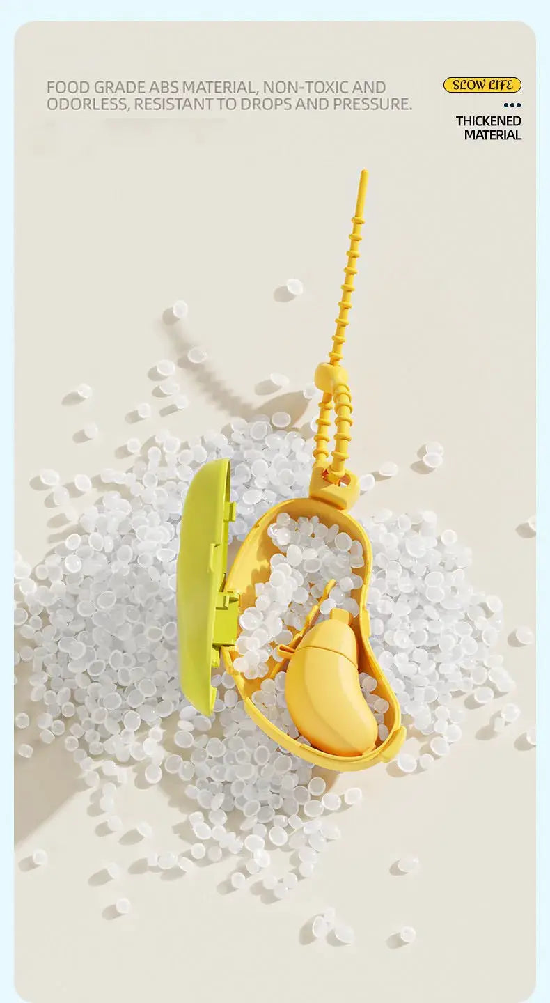 Banana-shaped toothbrush protective cap with toothpaste storage, yellow travel case by Simples Market
