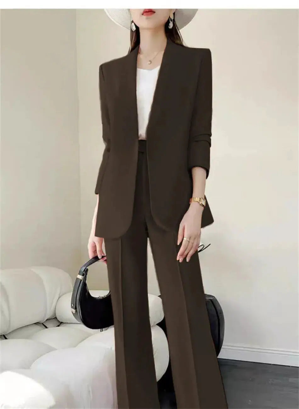 Simples Market brown 2-piece women's suit set with blazer and wide-leg pants, paired with a white top